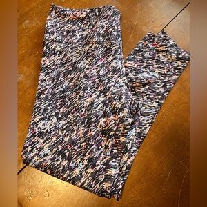 Colorful pattern Yoga Leggings Light Compression Size XL
